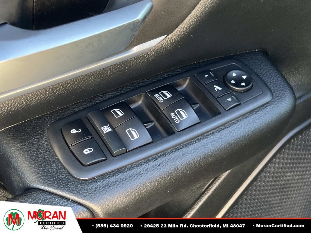 2020 RAM 1500 Big Horn Crew Cab 4x4 5'7" Box