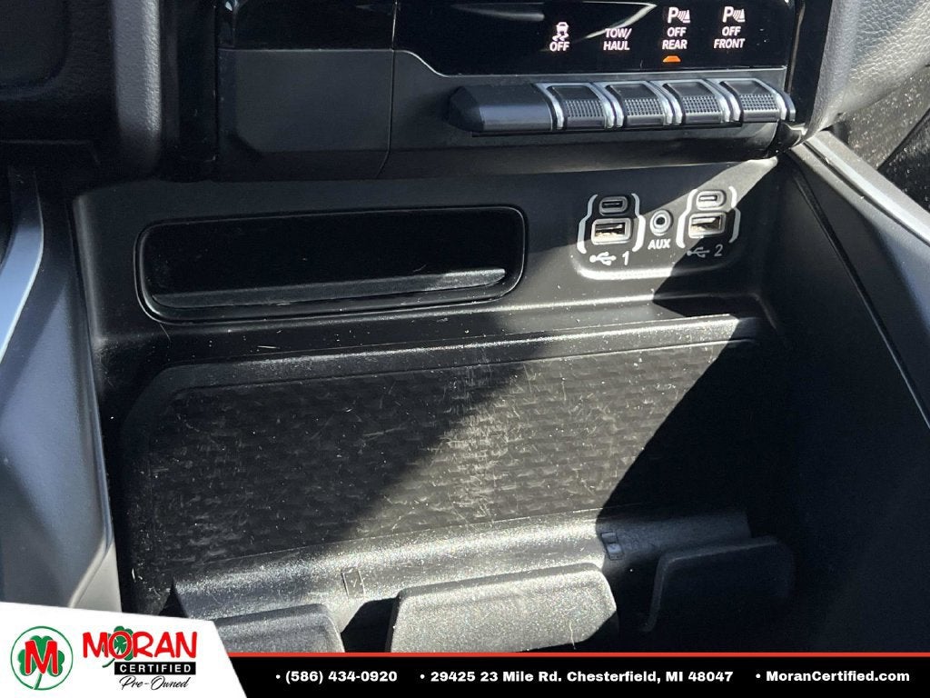 2020 RAM 1500 Big Horn Crew Cab 4x4 5'7" Box
