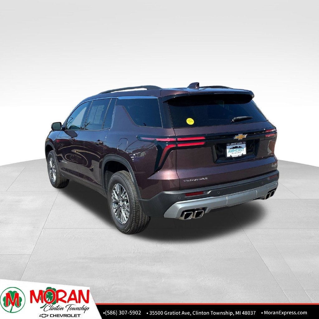 2024 Chevrolet Traverse LT