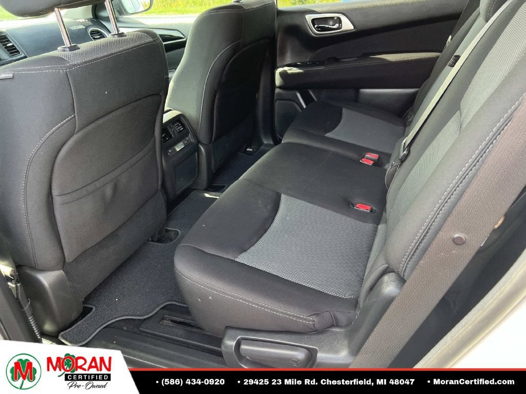 2017 Nissan Pathfinder SV