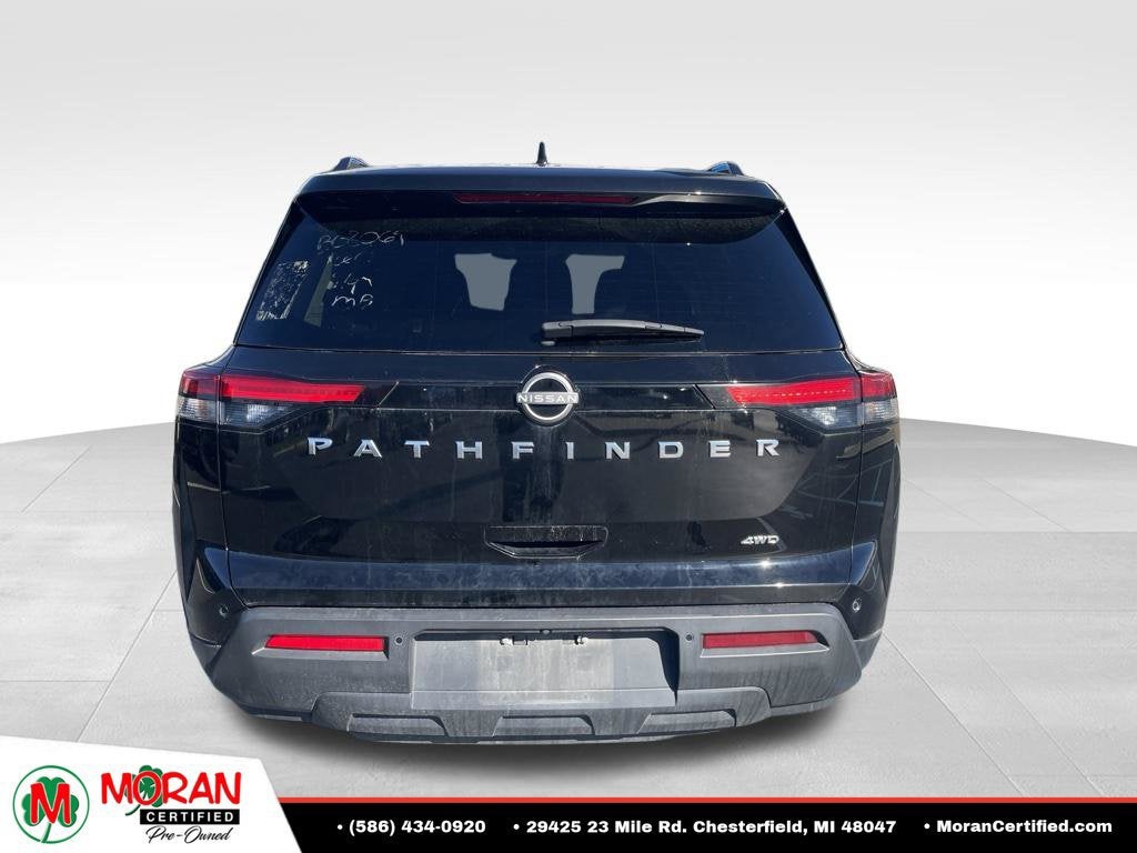 2025 Nissan Pathfinder SV