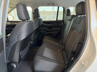 2023 Jeep Grand Cherokee Laredo 4x4