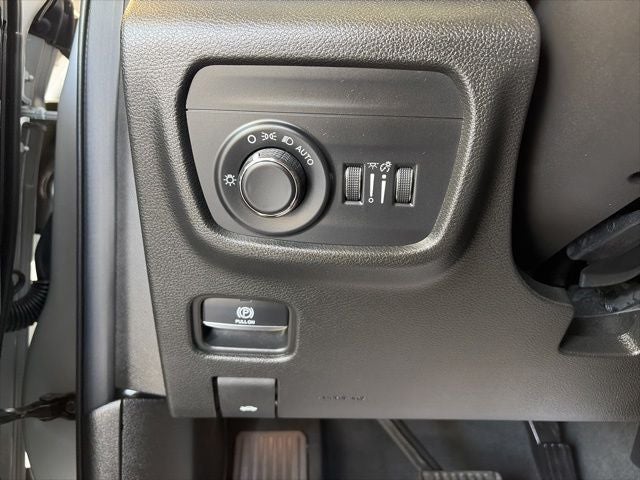 2023 Jeep Grand Cherokee Laredo 4x4