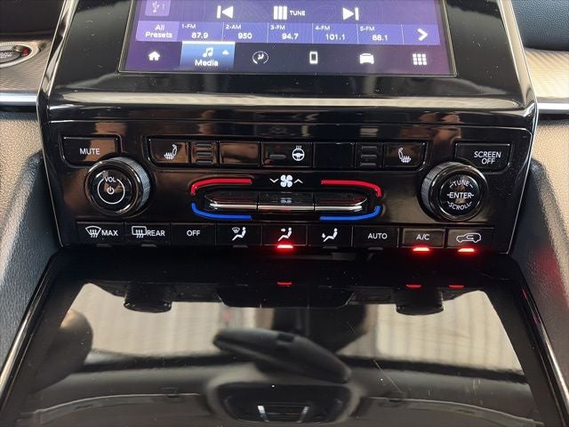 2023 Jeep Grand Cherokee Laredo 4x4