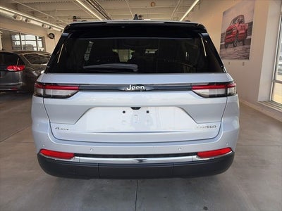2023 Jeep Grand Cherokee Laredo 4x4
