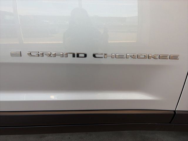2023 Jeep Grand Cherokee Laredo 4x4