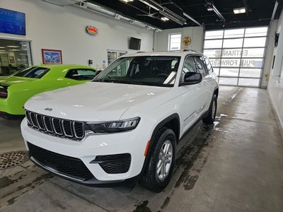 2023 Jeep Grand Cherokee Laredo 4x4