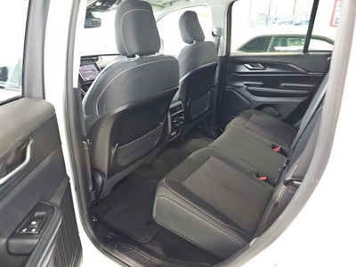 2023 Jeep Grand Cherokee Laredo 4x4