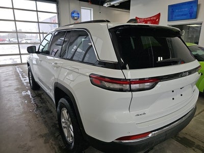 2023 Jeep Grand Cherokee Laredo 4x4