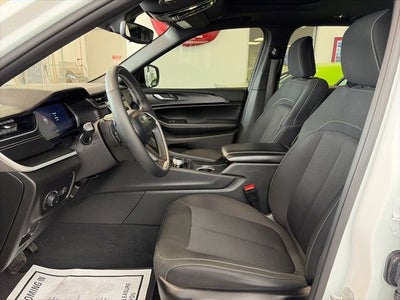 2024 Jeep Grand Cherokee Laredo X 4x4
