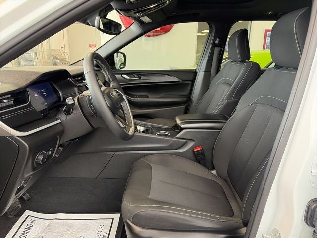 2024 Jeep Grand Cherokee Laredo X 4x4