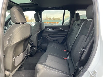 2025 Jeep Grand Cherokee GRAND CHEROKEE LAREDO X 4X4