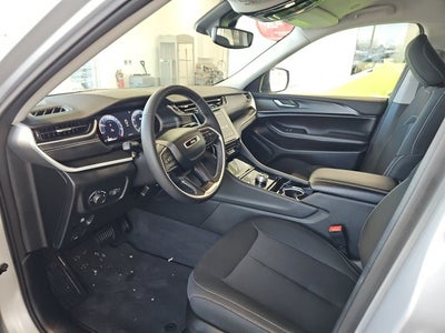 2023 Jeep Grand Cherokee L Laredo 4x4