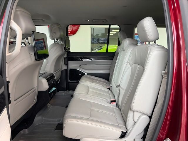 2022 Jeep Wagoneer Series III 4x4