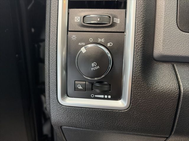 2018 RAM 1500 Lone Star Crew Cab 4x4 5'7' Box