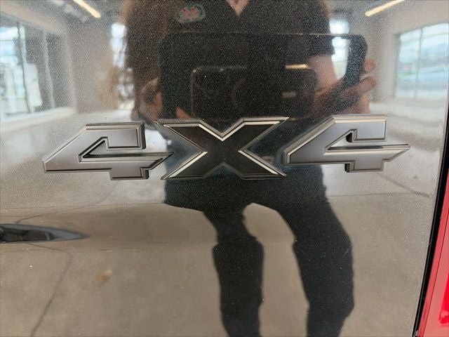 2018 RAM 1500 Lone Star Crew Cab 4x4 5'7' Box