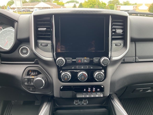 2025 RAM Ram 1500 RAM 1500 BIG HORN CREW CAB 4X4 5'7' BOX