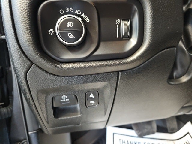 2023 RAM 1500 Big Horn Crew Cab 4x4 5'7' Box