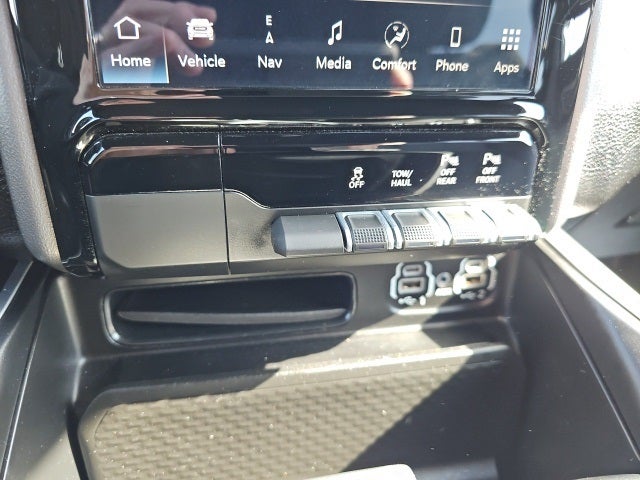 2023 RAM 1500 Big Horn Crew Cab 4x4 5'7' Box