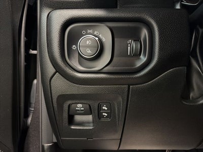 2023 RAM 1500 Big Horn Crew Cab 4x4 5'7' Box