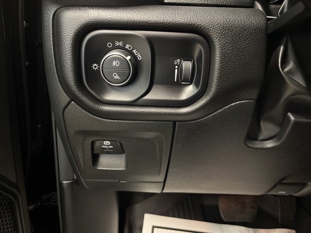 2024 RAM 1500 Big Horn Crew Cab 4x4 5'7' Box