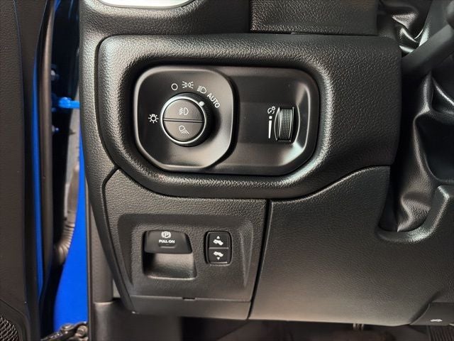 2023 RAM 1500 Big Horn Crew Cab 4x4 5'7' Box