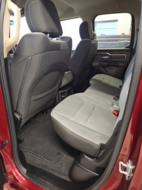 2020 RAM 1500 Big Horn Quad Cab 4x4 6'4' Box