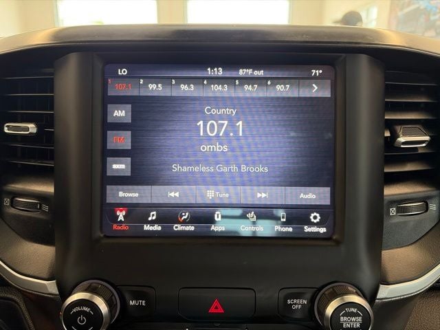 2020 RAM 1500 Big Horn Crew Cab 4x4 5'7' Box
