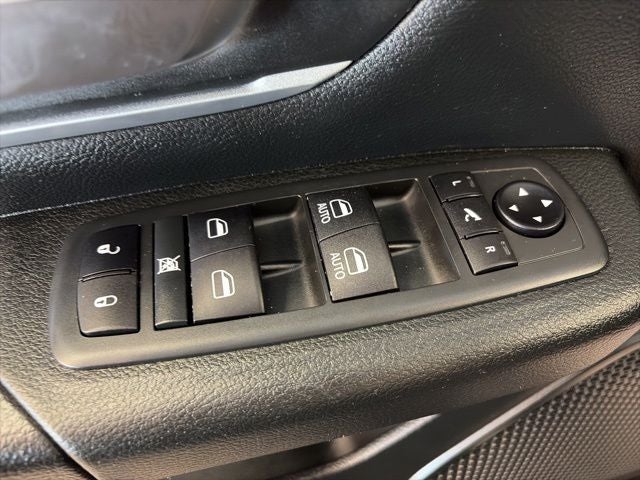 2021 RAM 1500 Big Horn Crew Cab 4x4 5'7' Box