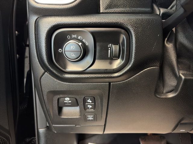 2021 RAM 1500 Big Horn Crew Cab 4x4 5'7' Box