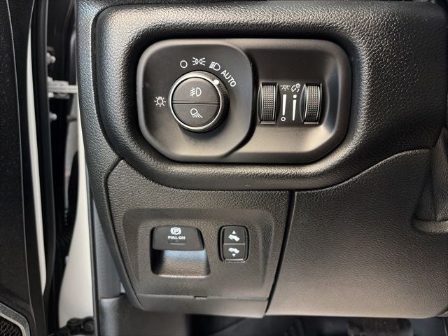 2022 RAM 1500 Laramie Crew Cab 4x4 5'7' Box