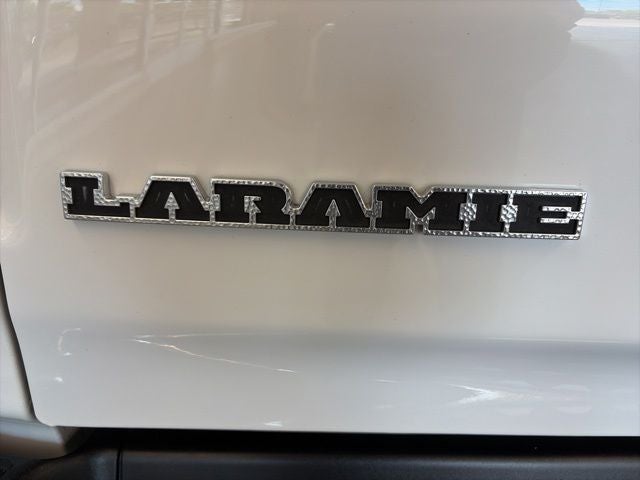 2022 RAM 1500 Laramie Crew Cab 4x4 5'7' Box