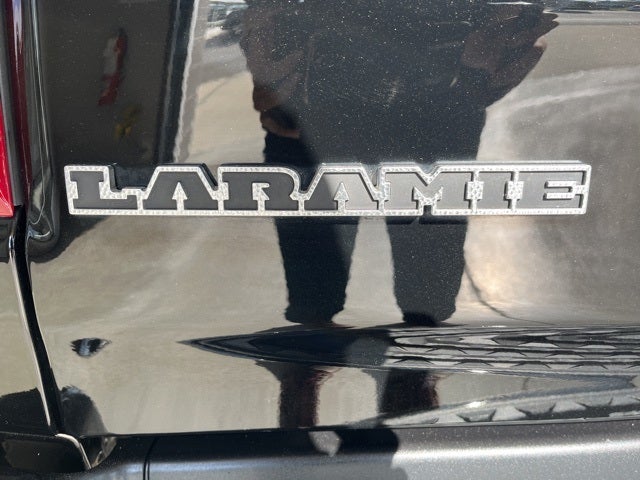 2023 RAM 1500 Laramie Crew Cab 4x4 5'7' Box