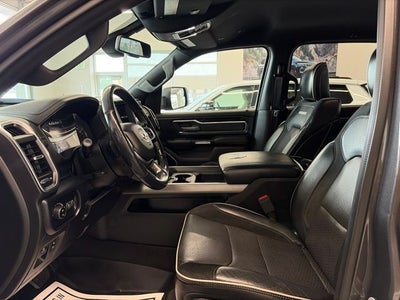 2020 RAM 1500 Laramie Crew Cab 4x4 5'7' Box