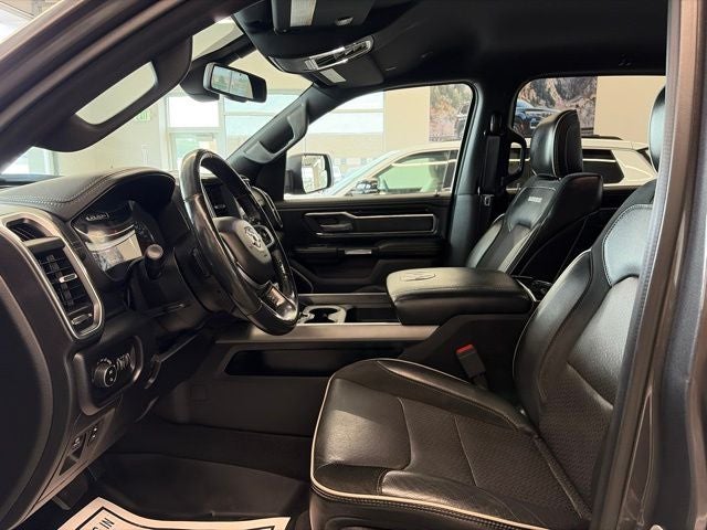 2020 RAM 1500 Laramie Crew Cab 4x4 5'7' Box