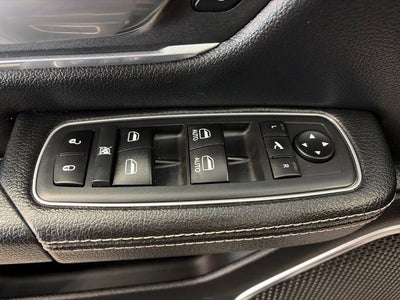 2020 RAM 1500 Laramie Crew Cab 4x4 5'7' Box