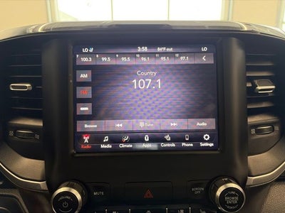 2020 RAM 1500 Laramie Crew Cab 4x4 5'7' Box
