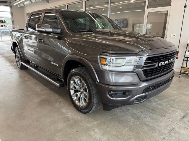 2020 RAM 1500 Laramie Crew Cab 4x4 5'7' Box