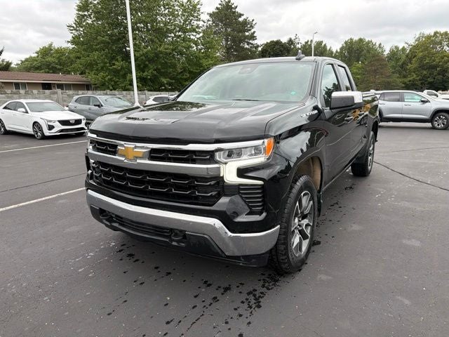 2022 Chevrolet Silverado 1500 4WD Double Cab Standard Bed LT with 2FT