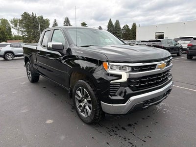 2022 Chevrolet Silverado 1500 4WD Double Cab Standard Bed LT with 2FT