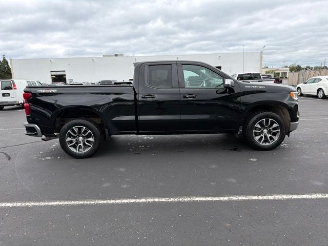 2022 Chevrolet Silverado 1500 4WD Double Cab Standard Bed LT with 2FT