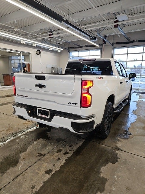 2021 Chevrolet Silverado 1500 4WD Crew Cab Short Bed RST