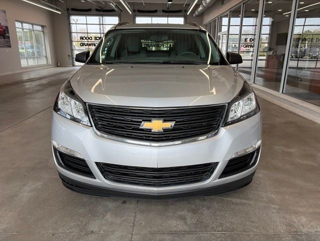 Used 2016 Chevrolet Traverse LS with VIN 1GNKRFED1GJ199231 for sale in Fort Gratiot Township, MI
