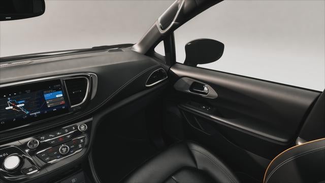 2027 Chrysler Pacifica PACIFICA LIMITED