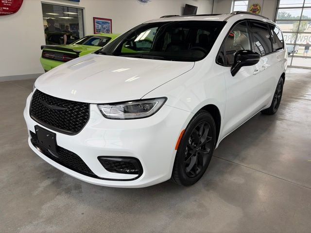 2025 Chrysler Pacifica