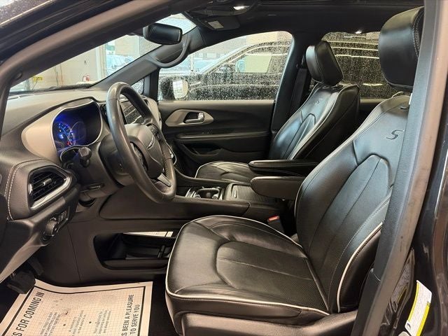 2024 Chrysler Pacifica Hybrid Premium S Appearance Pkg