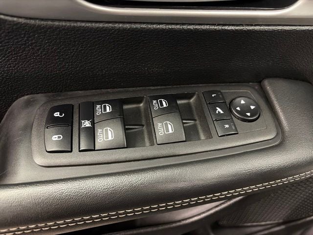 2024 Chrysler Pacifica Hybrid Premium S Appearance Pkg