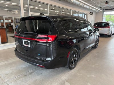 2024 Chrysler Pacifica Hybrid Premium S Appearance Pkg
