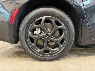 2024 Chrysler Pacifica Hybrid Premium S Appearance Pkg