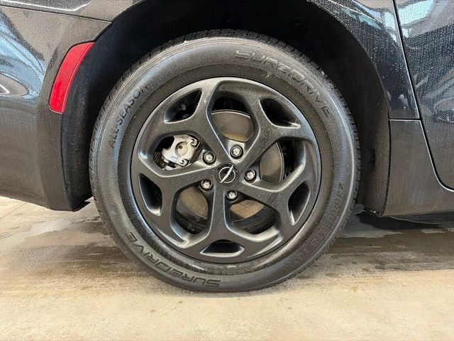 2024 Chrysler Pacifica Hybrid Premium S Appearance Pkg